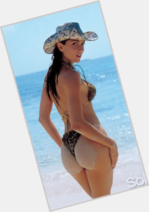 Lina Marulanda shirtless bikini