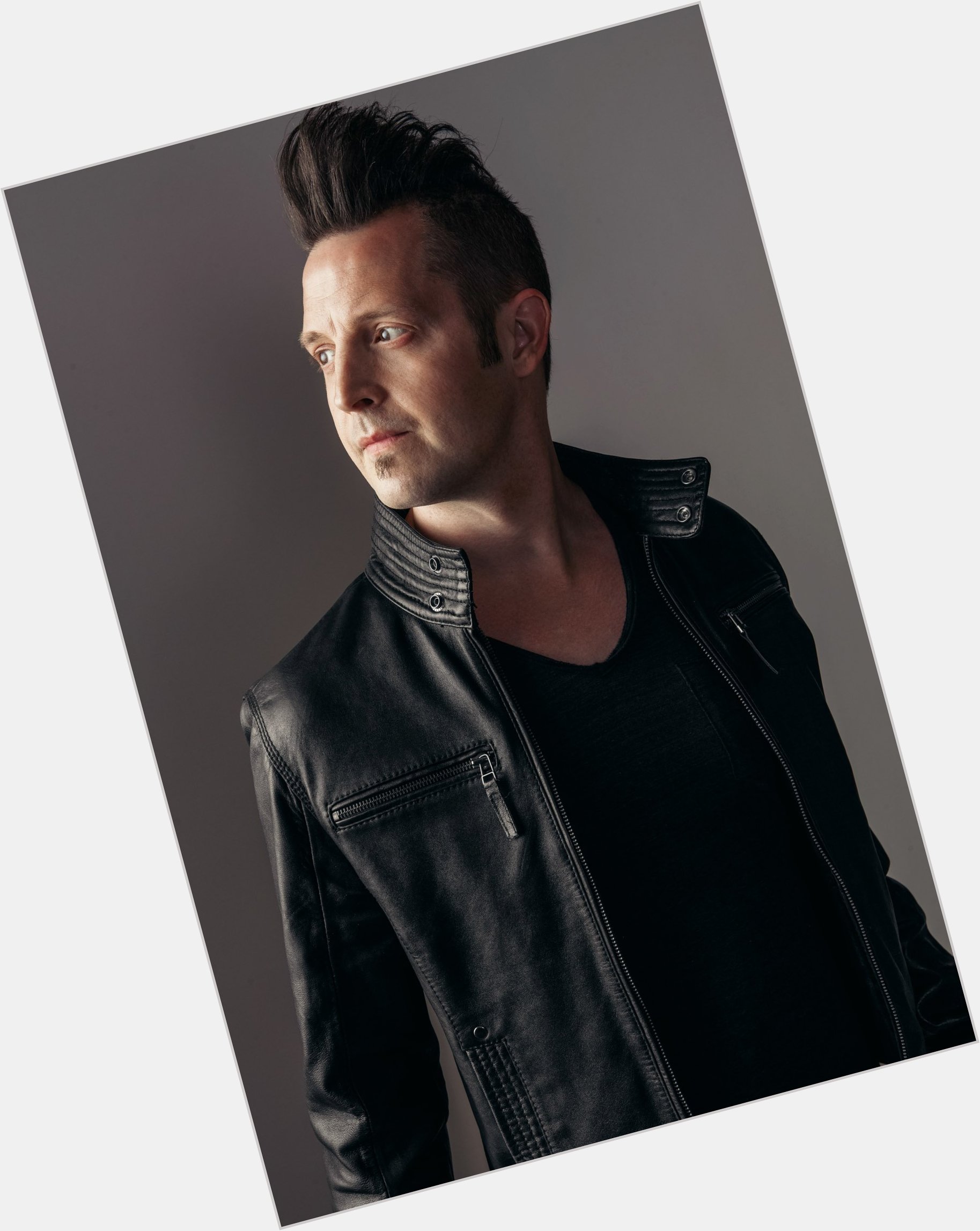 Lincoln Brewster full body 3