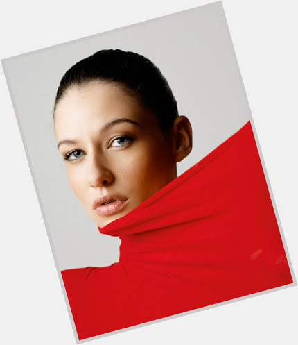 Loes Dicke Slim body,  light brown hair & hairstyles