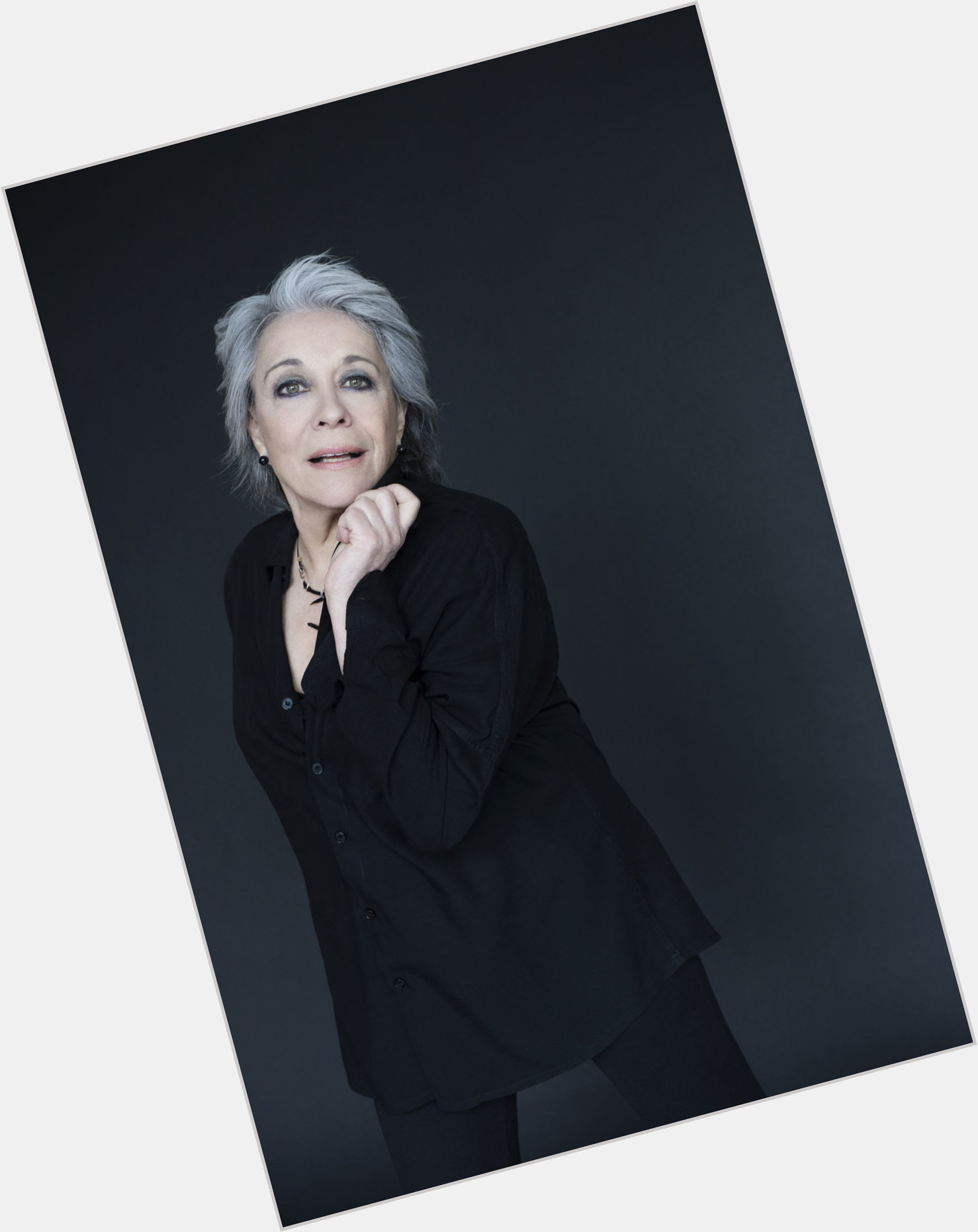 Louise Forestier Average body,  grey hair & hairstyles