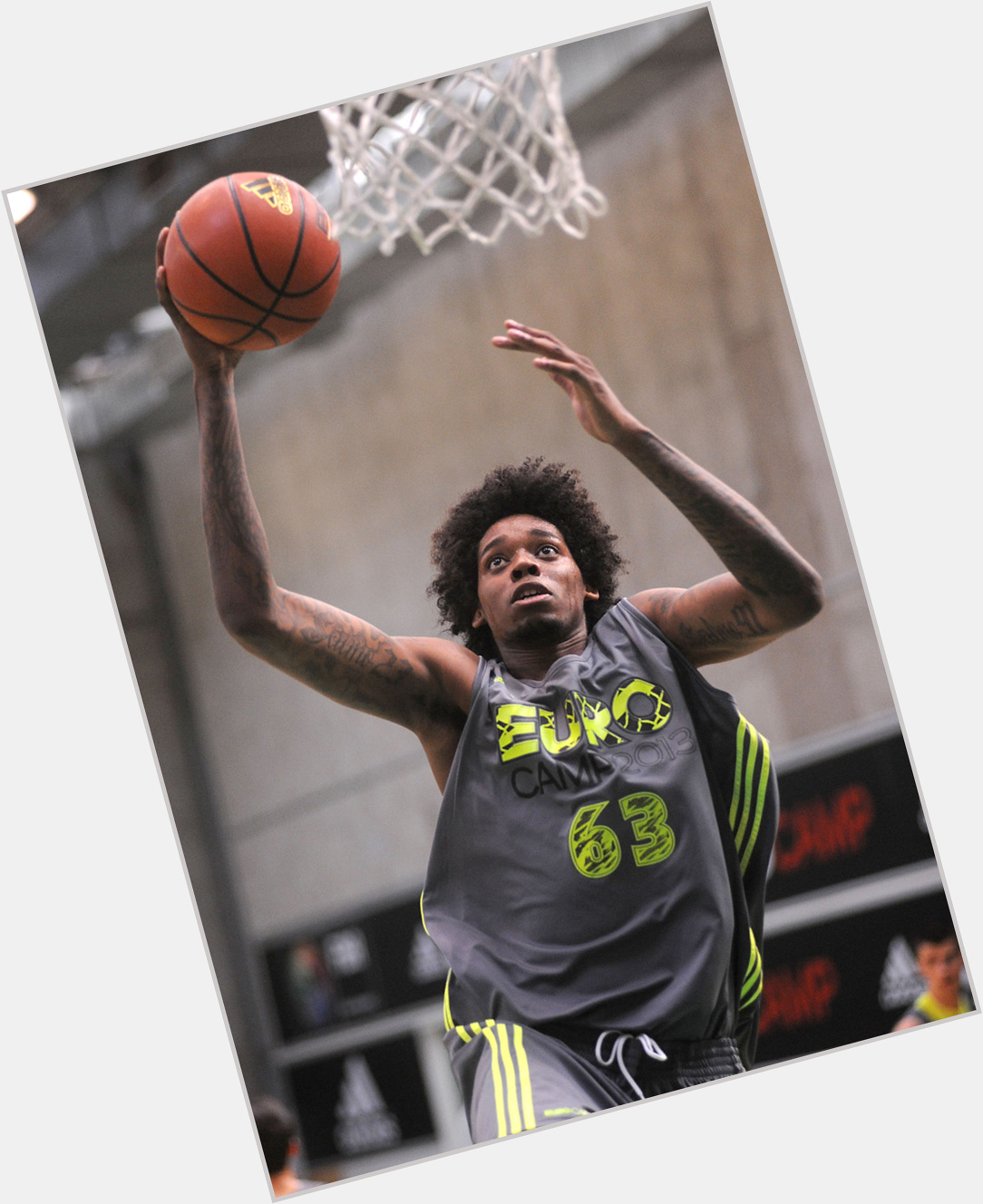 Lucas Nogueira Athletic body,  black hair & hairstyles