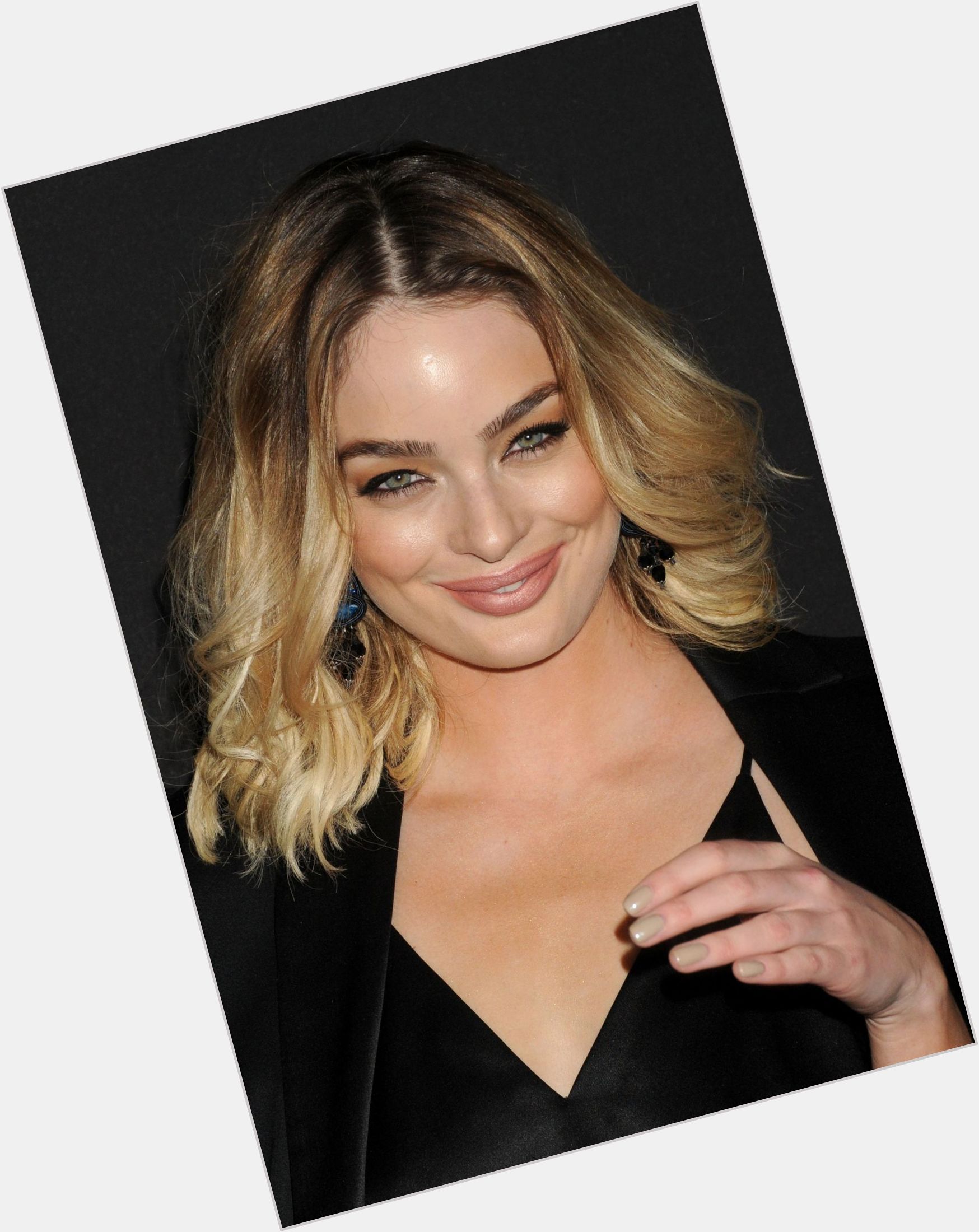 Lucy Mcintosh Slim body,  dyed blonde hair & hairstyles