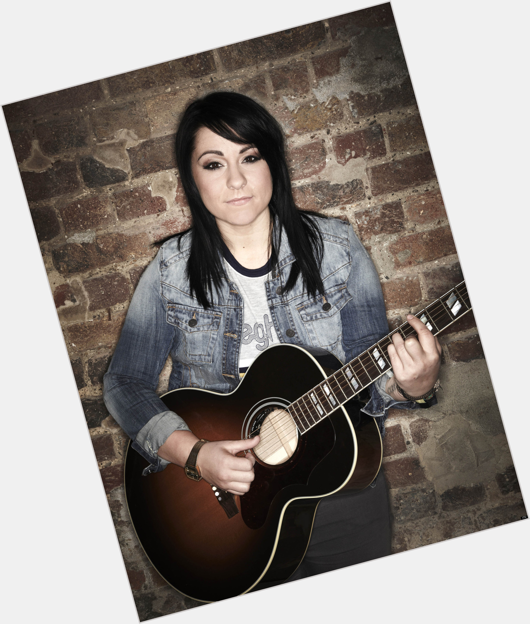 Lucy Spraggan body 9