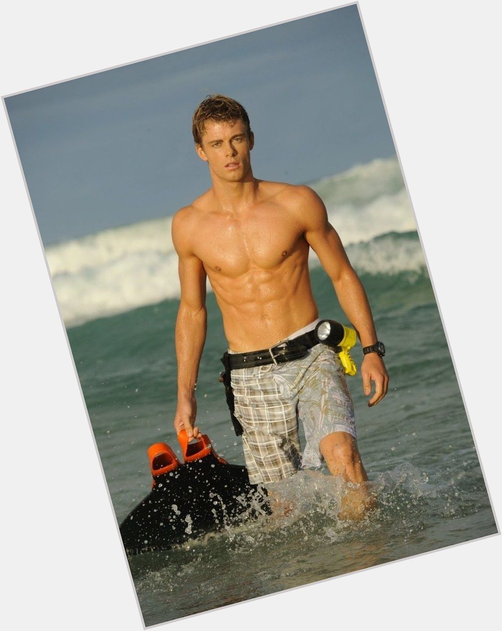 Luke Wilton full body 3