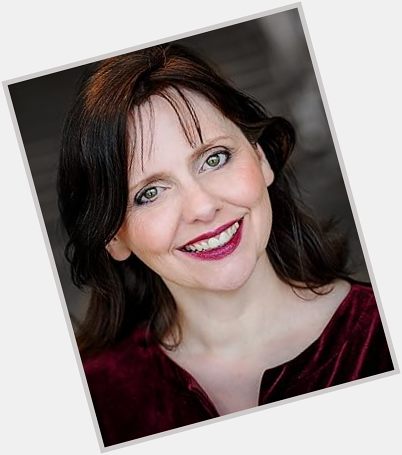 Lynn Robertson Hay Average body,  dark brown hair & hairstyles
