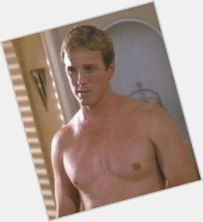 Linden Ashby Athletic body,  light brown hair & hairstyles