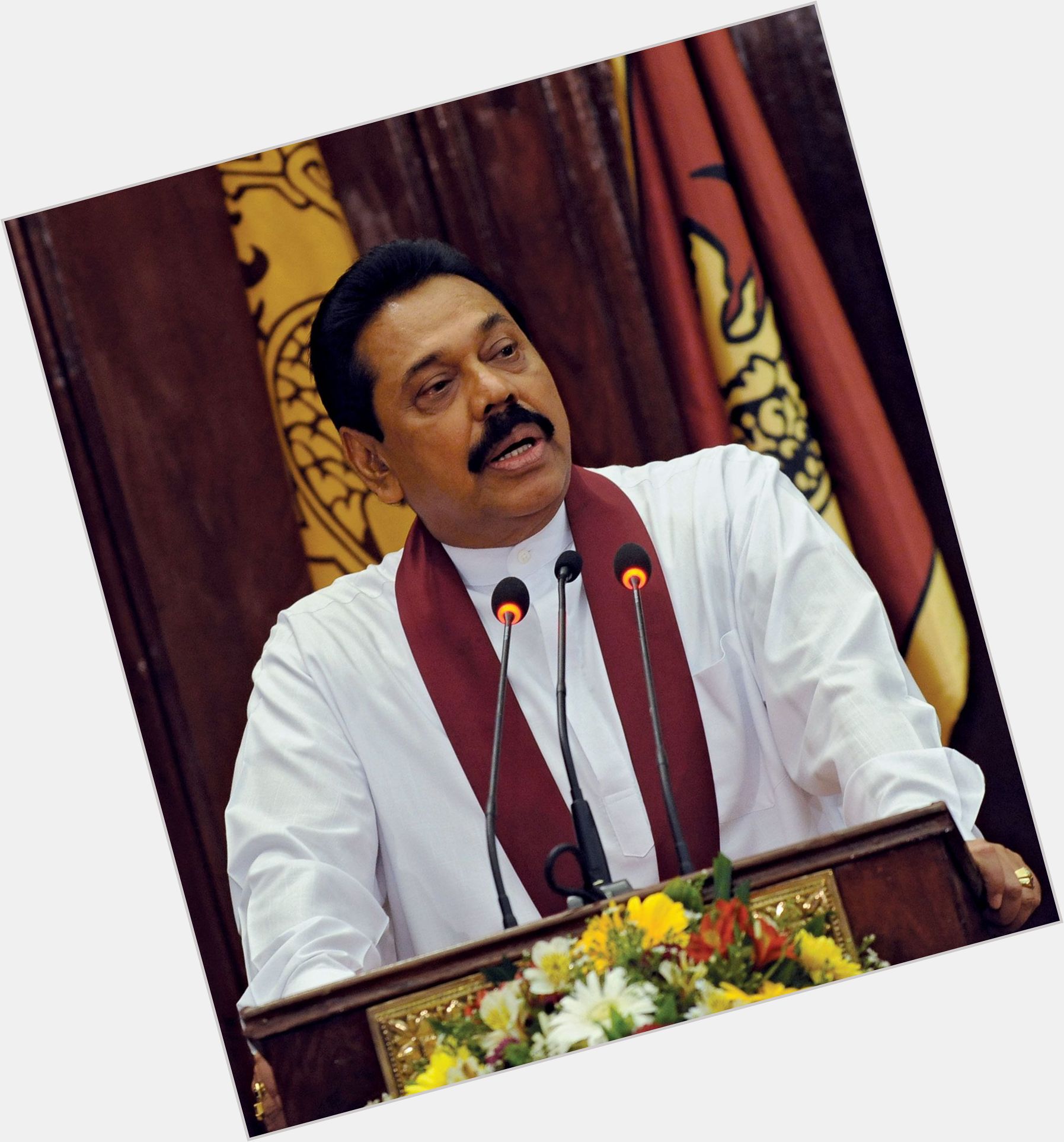 Mahinda Rajapaksa full body 3