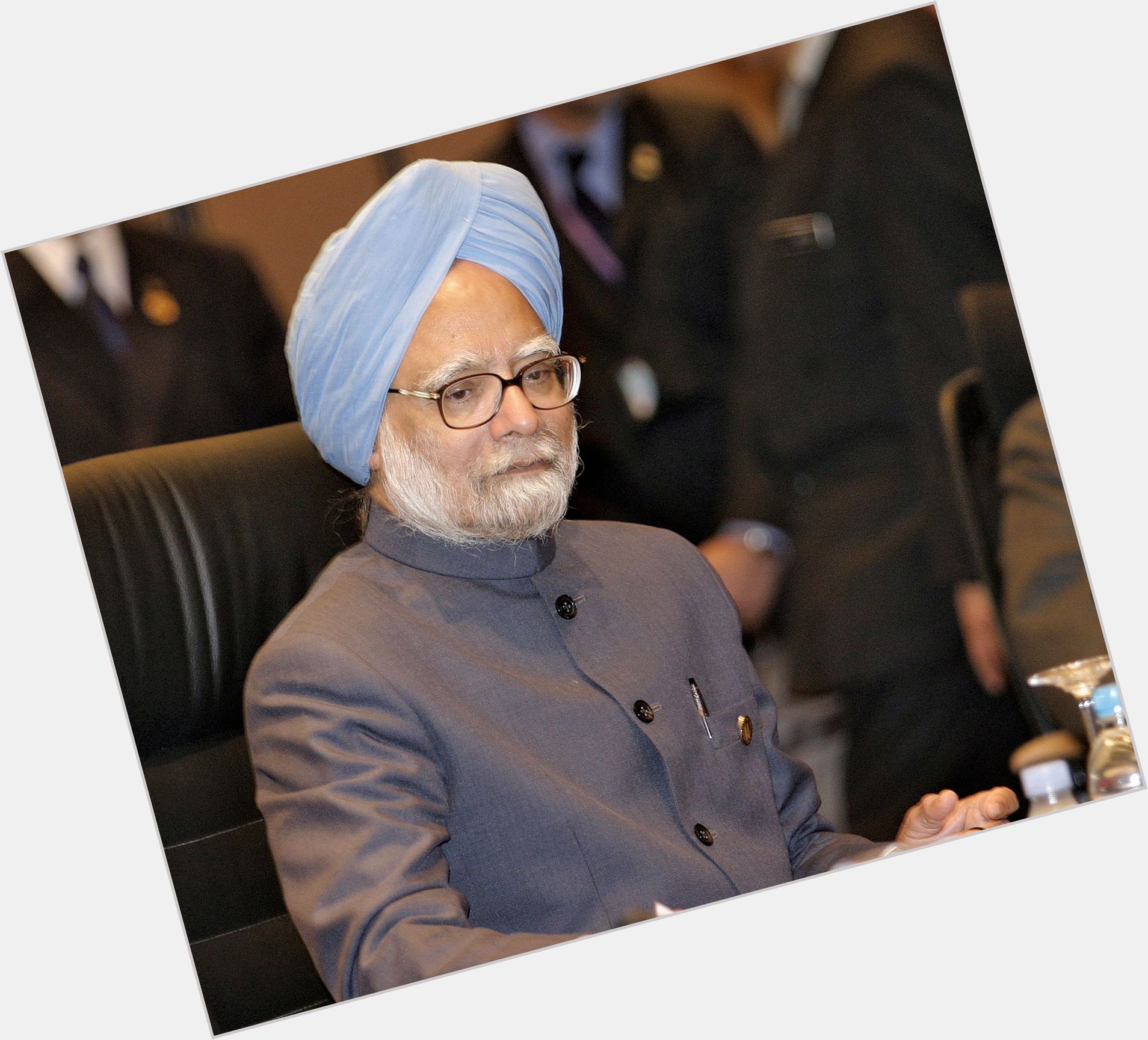 Manmohan Singh Average body,  black hair & hairstyles
