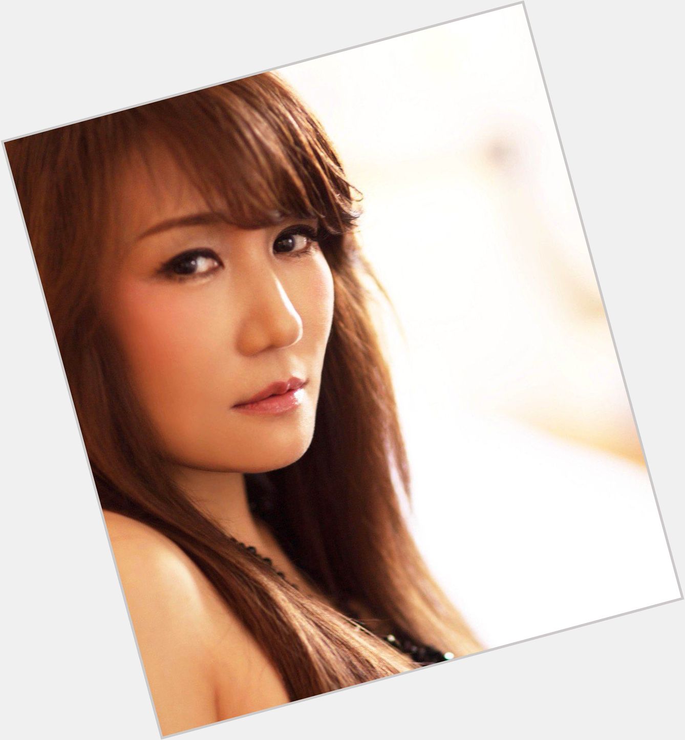 Mari Hamada Slim body,  light brown hair & hairstyles