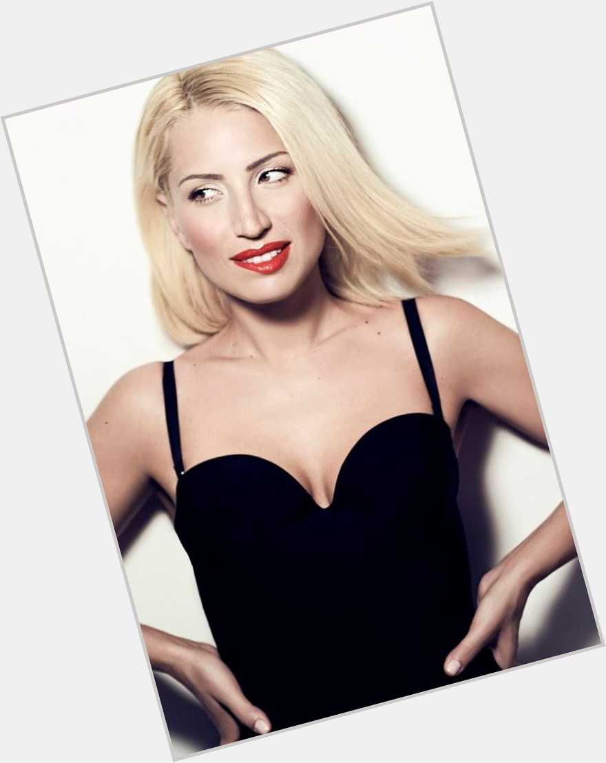 Maria Iliaki Slim body,  dyed blonde hair & hairstyles