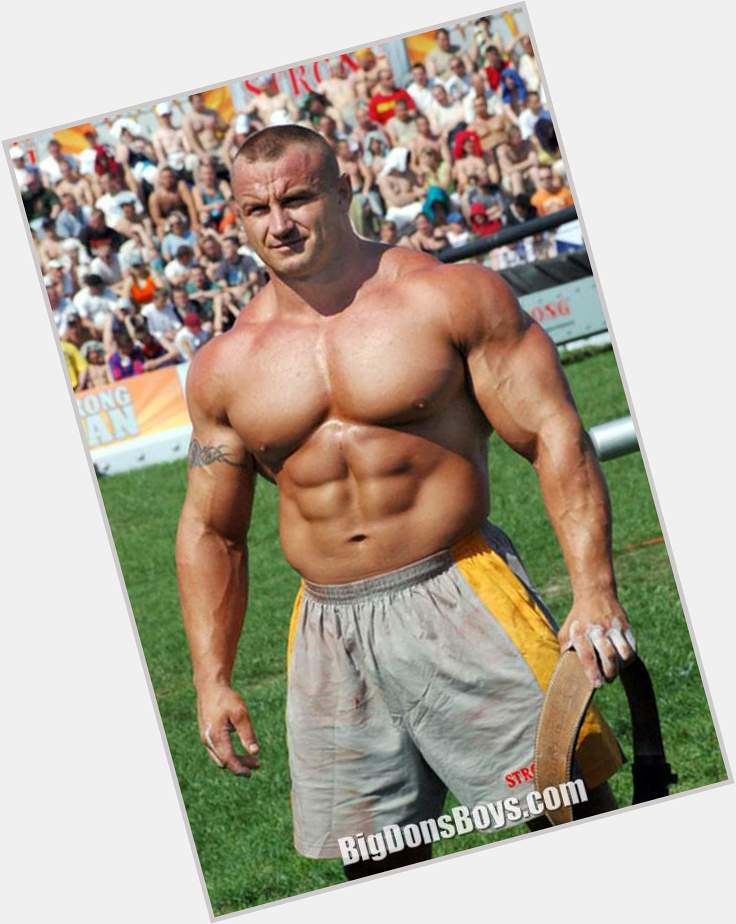 Mariusz Pudzianowski Bodybuilder body,  dark brown hair & hairstyles