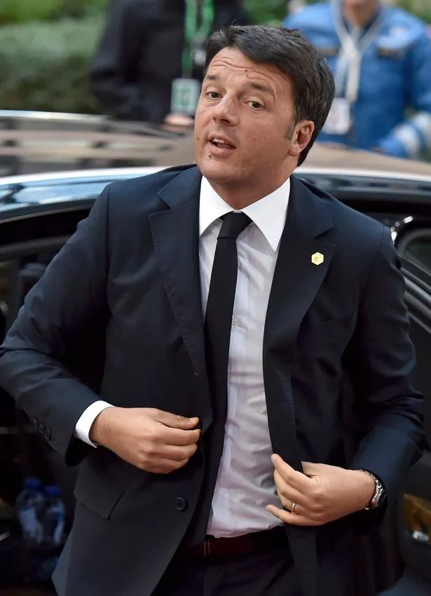 Matteo Renzi full body 3