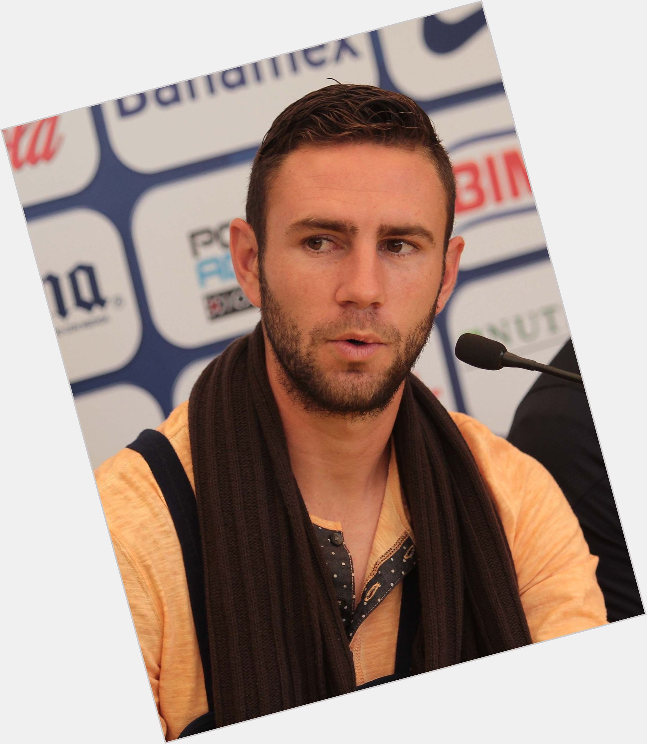 Miguel Layun Athletic body,  light brown hair & hairstyles