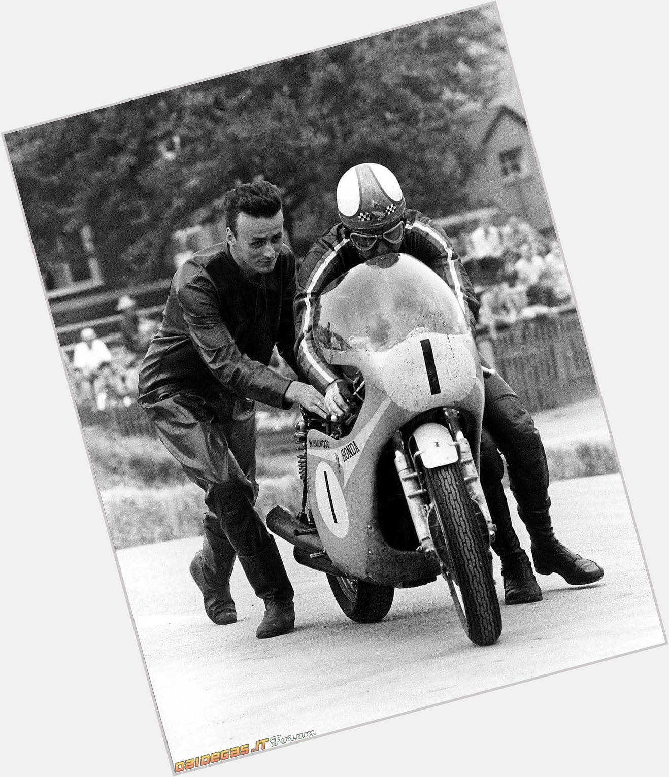 Mike Hailwood exclusive hot pic 3