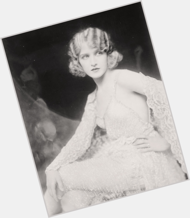 Mary Eaton Slim body,  blonde hair & hairstyles