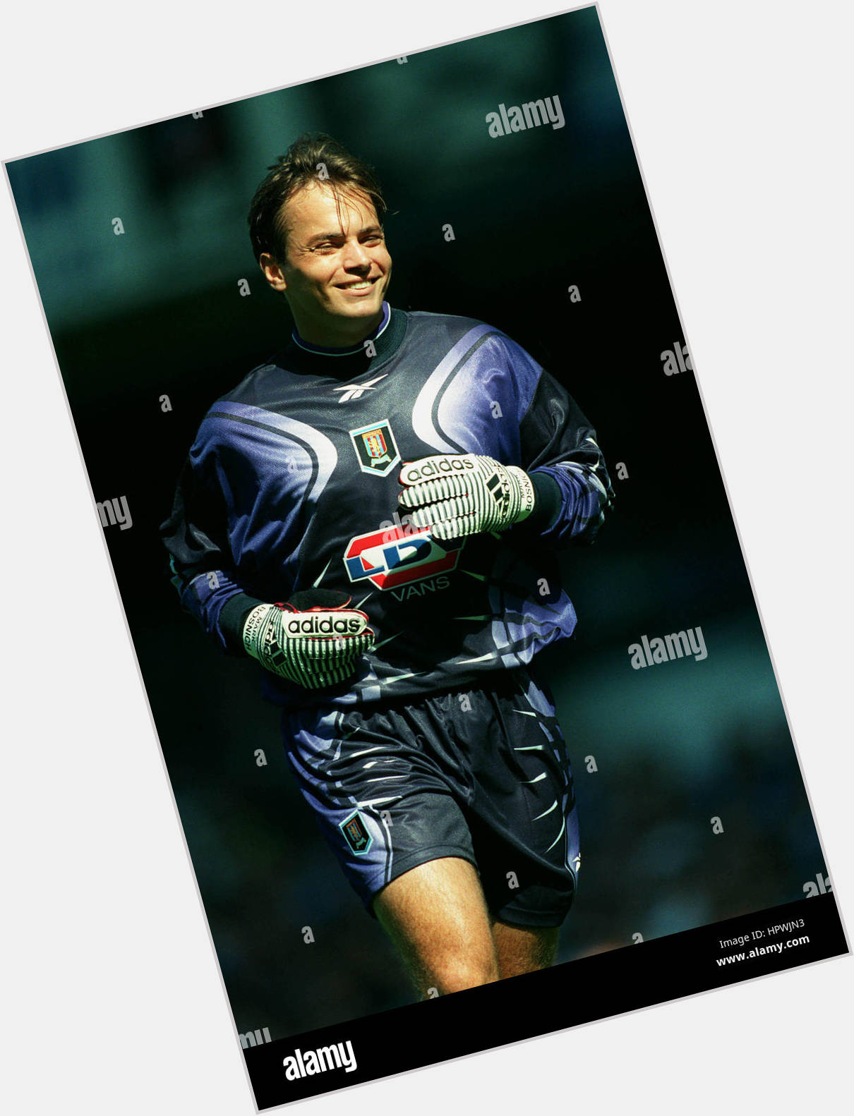 Mark Bosnich Athletic body,  light brown hair & hairstyles