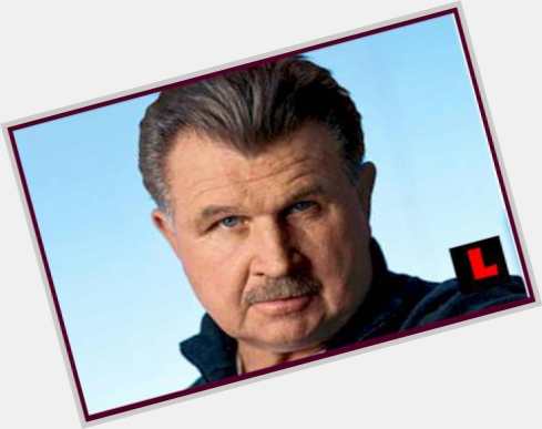 Mike Ditka Average body,  salt and pepper hair & hairstyles