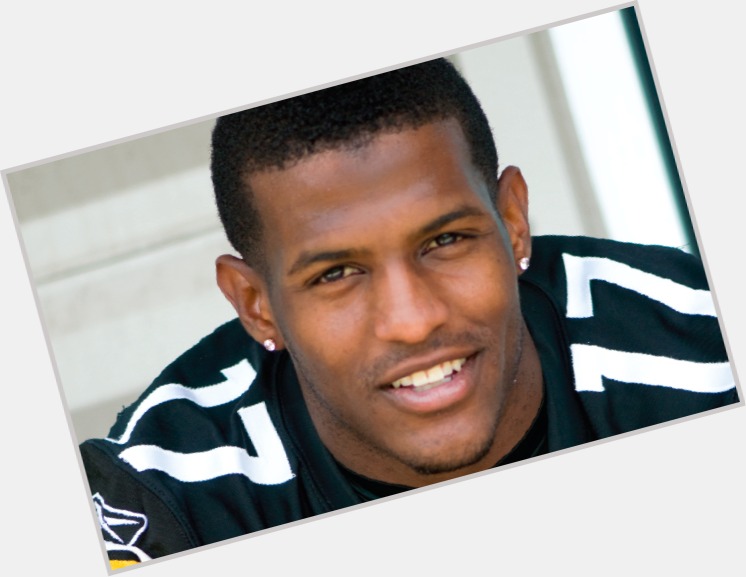 Mike Wallace Athletic body,  salt and pepper hair & hairstyles