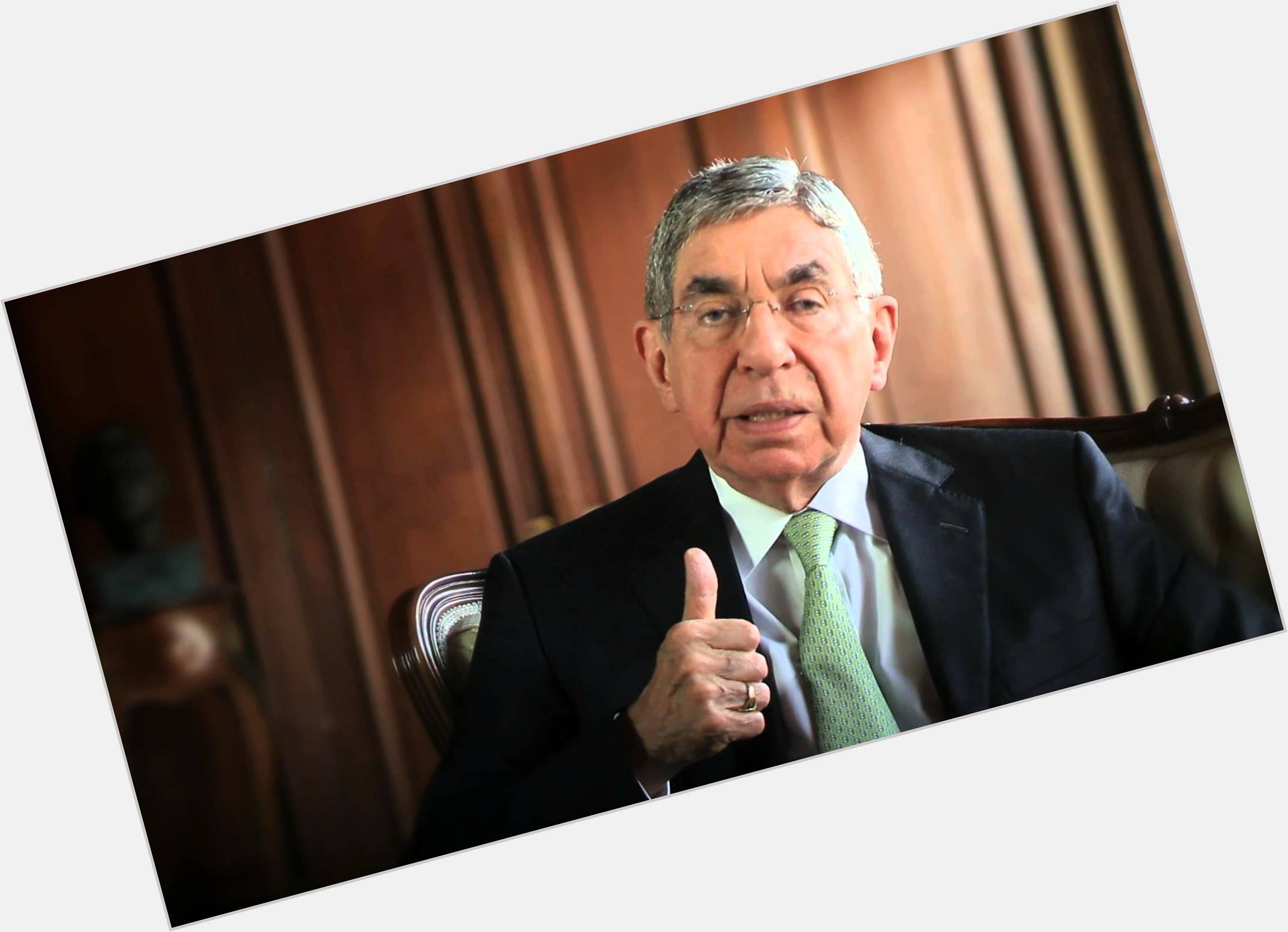 Oscar Arias new pic 1