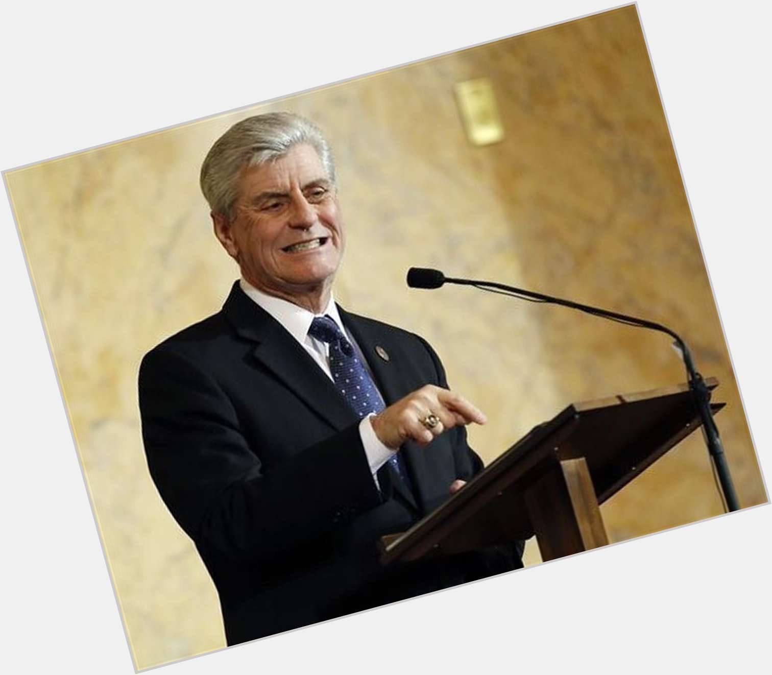 Https://fanpagepress.net/m/P/Phil Bryant New Pic 1