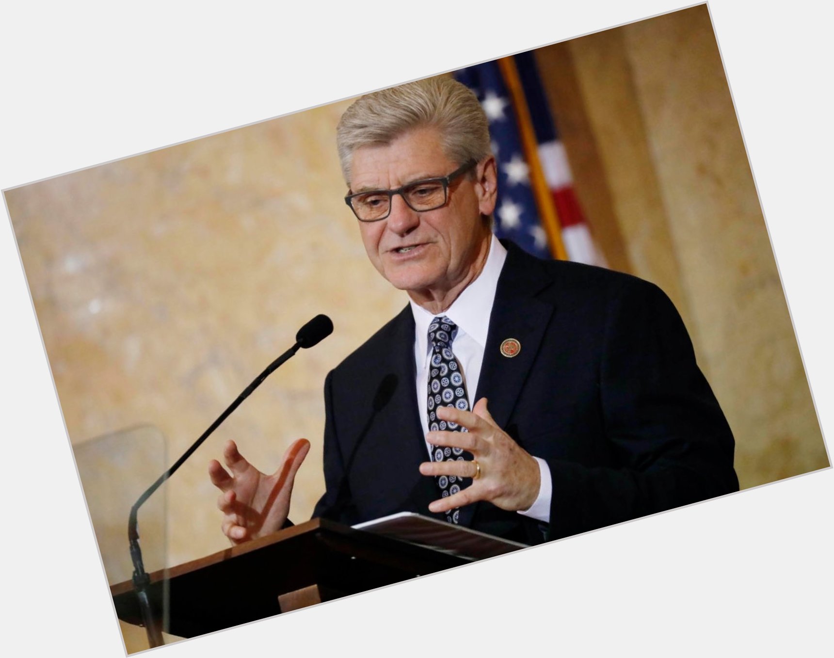 Https://fanpagepress.net/m/P/Phil Bryant New Pic 2