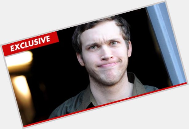 Phillip Phillips light brown hair & hairstyles Athletic body, 