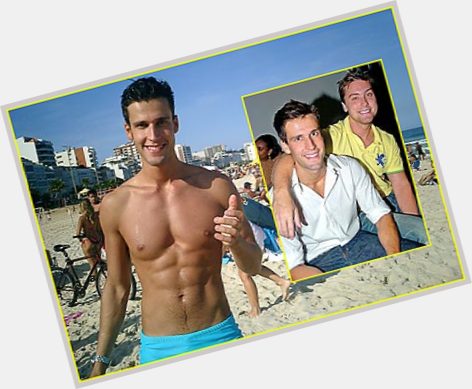 Pedro Andrade Athletic body,  light brown hair & hairstyles
