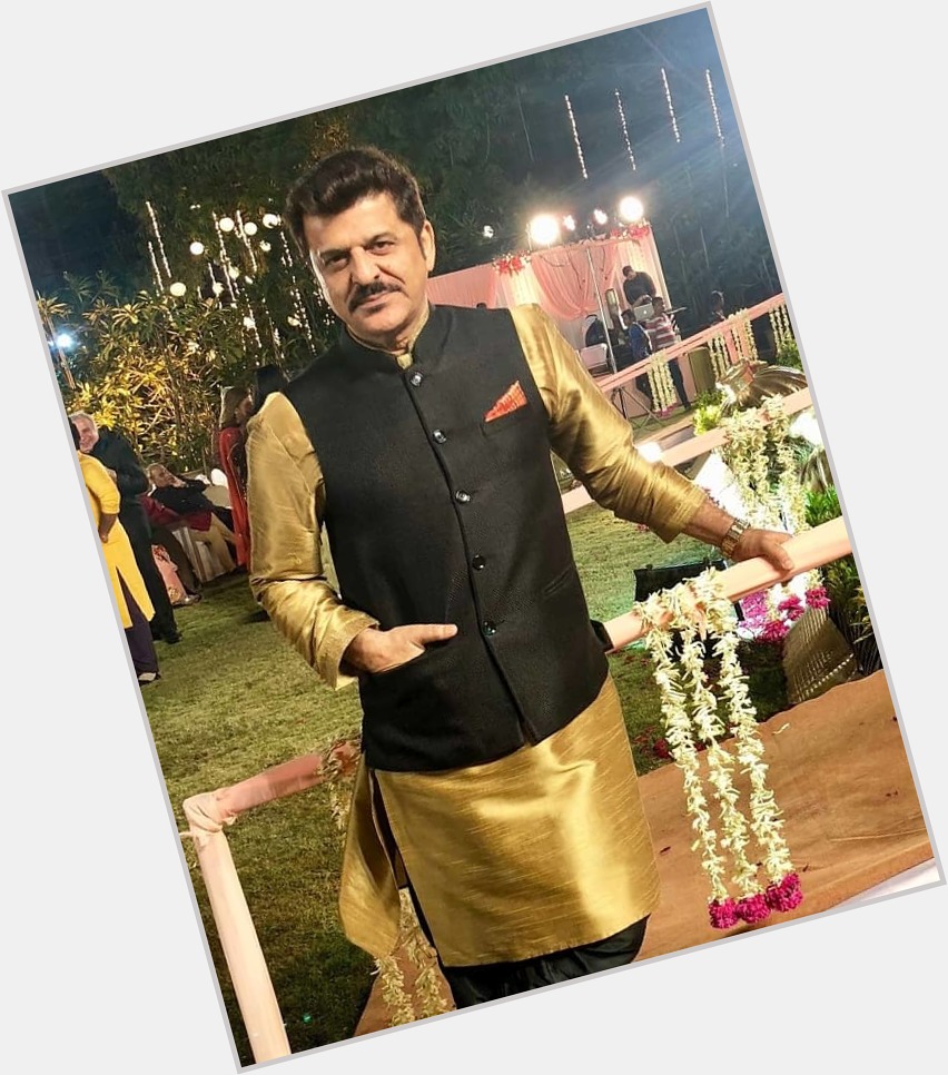 Rajesh Khattar Average body,  black hair & hairstyles