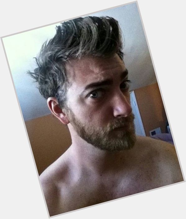 Rhett McLaughlin Slim body,  light brown hair & hairstyles