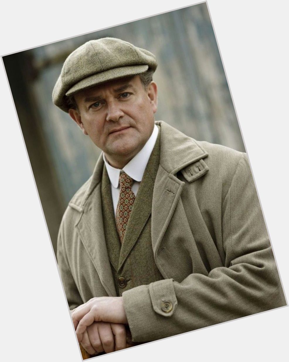 Robert Crawley Earl Of Grantham Average body,  salt and pepper hair & hairstyles
