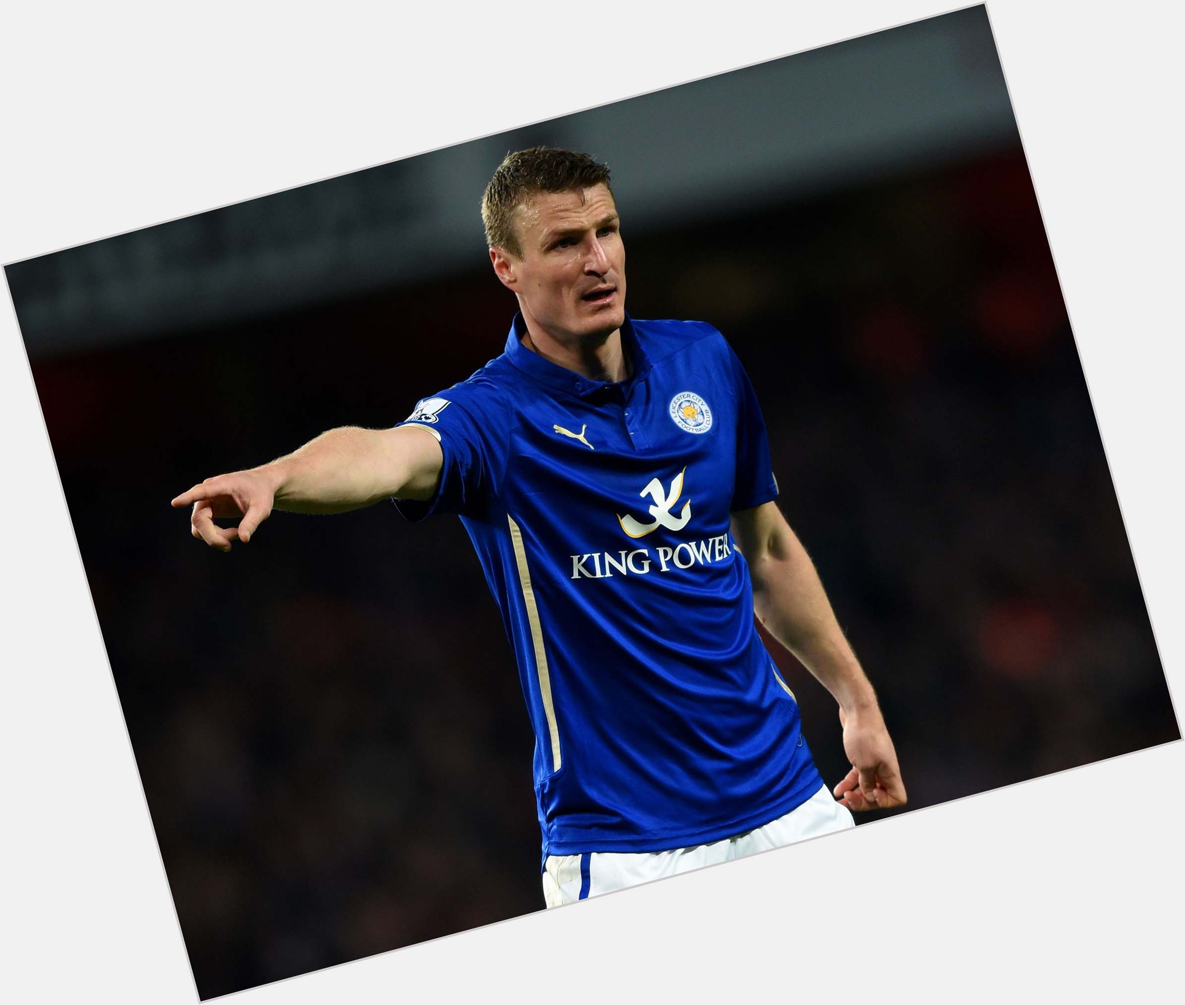 Robert Huth Athletic body,  light brown hair & hairstyles