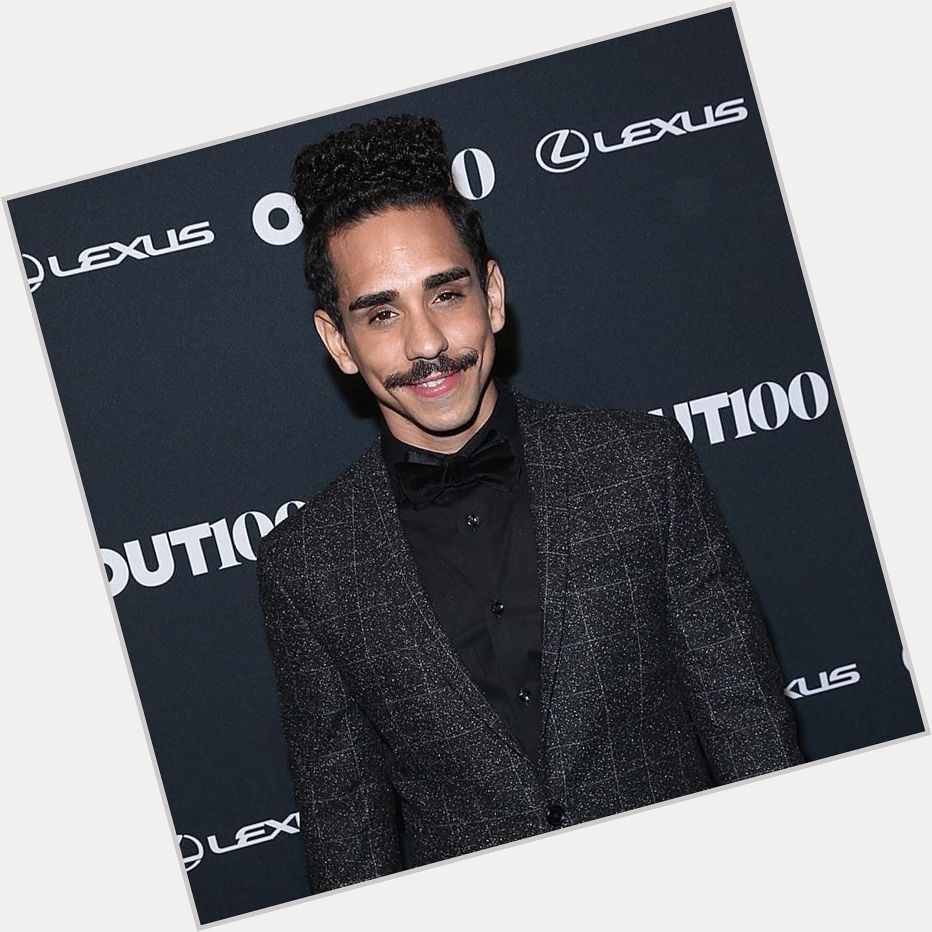 Next photo of Ray Santiago