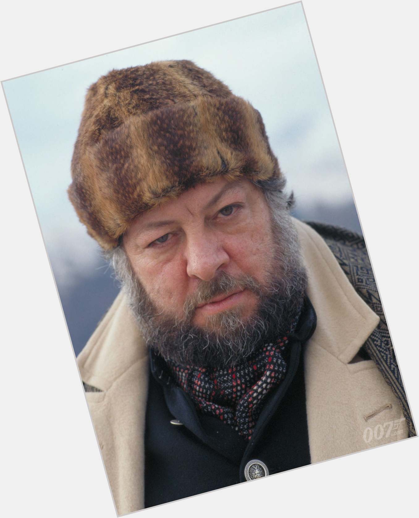 Ricky Jay Average body,  salt and pepper hair & hairstyles