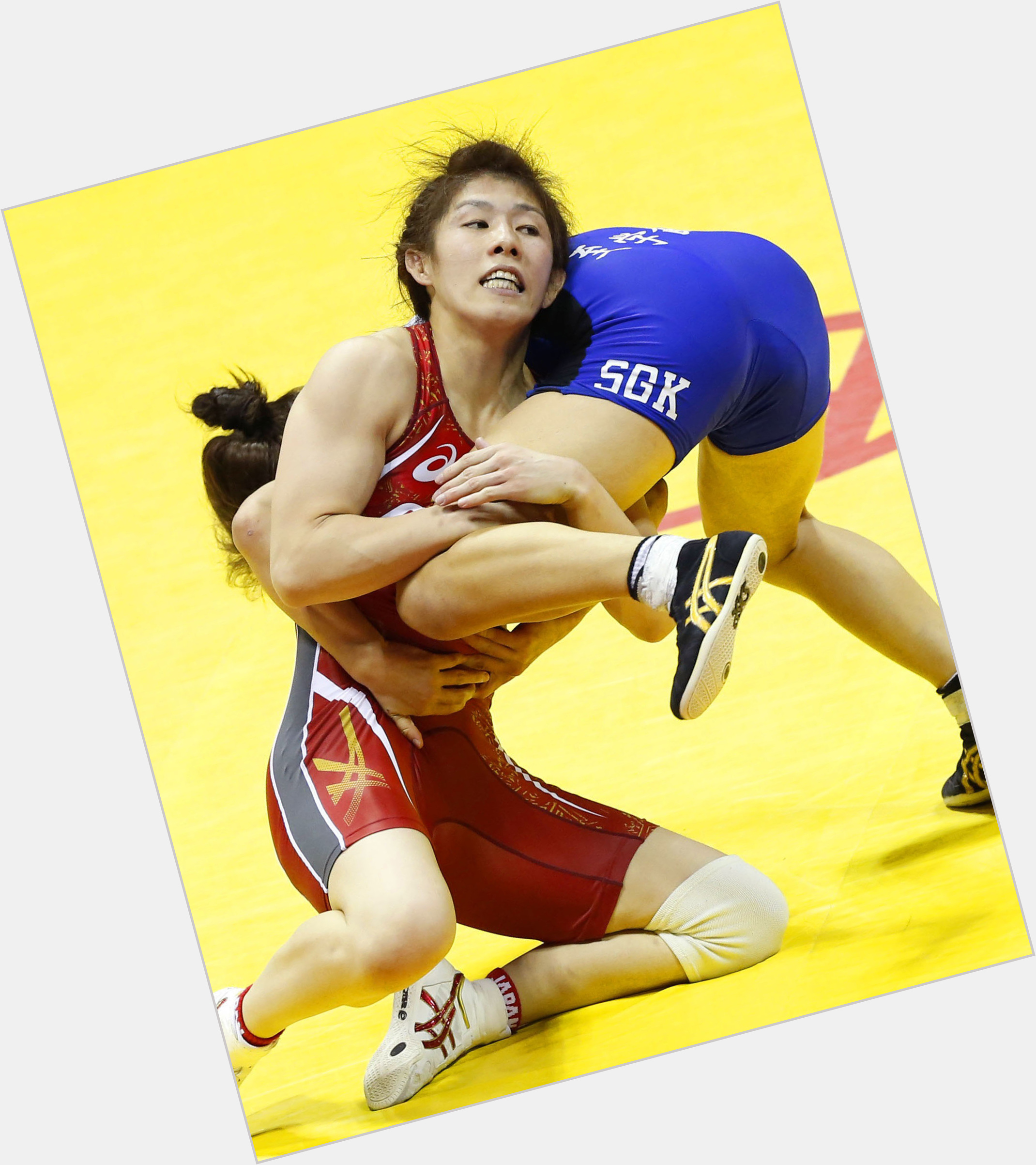 Saori Yoshida full body 4