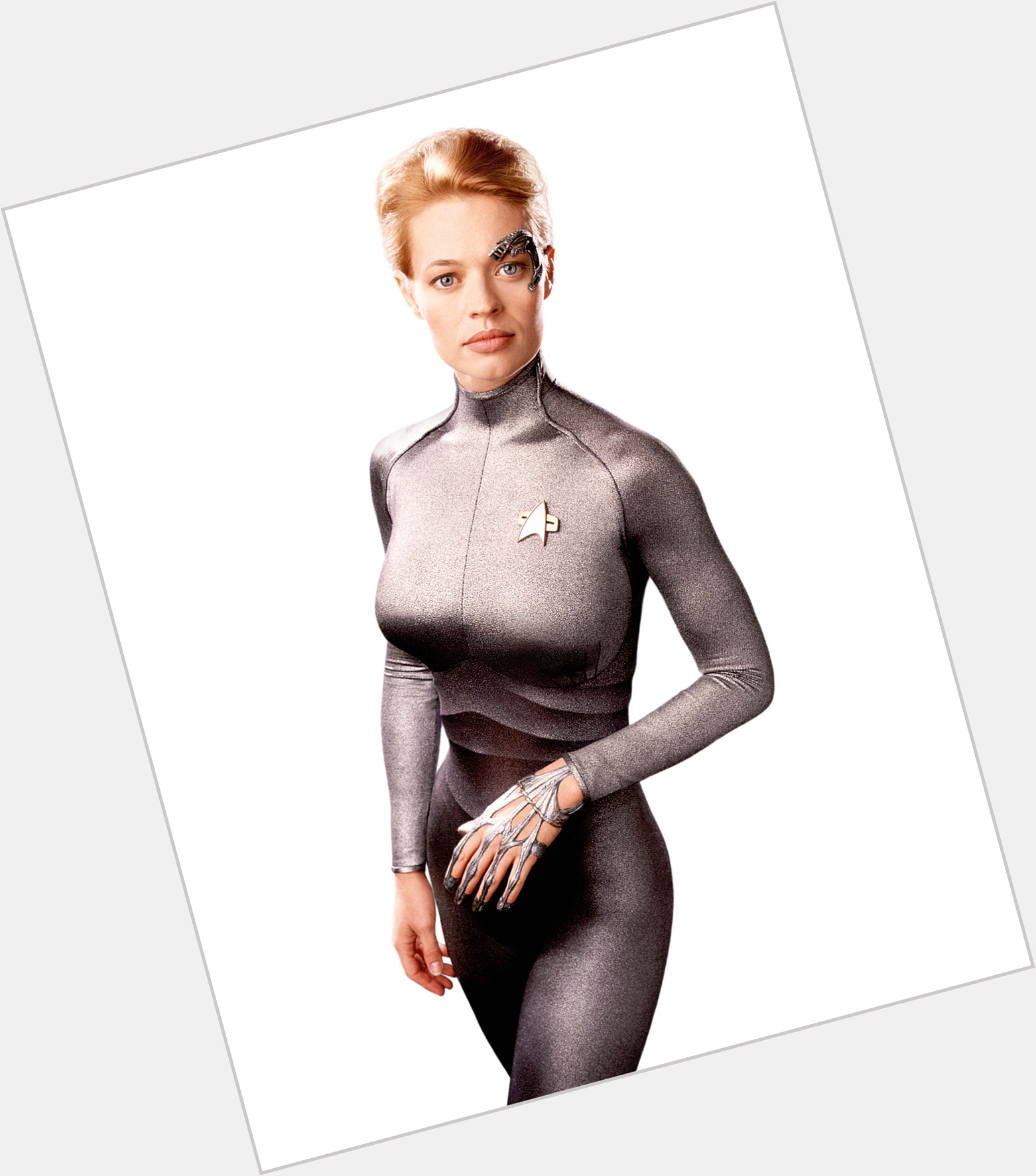 Seven Of Nine Average body,  red hair & hairstyles