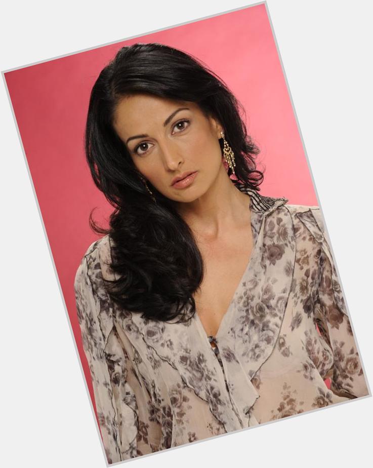 Shaula Vega Slim body,  black hair & hairstyles