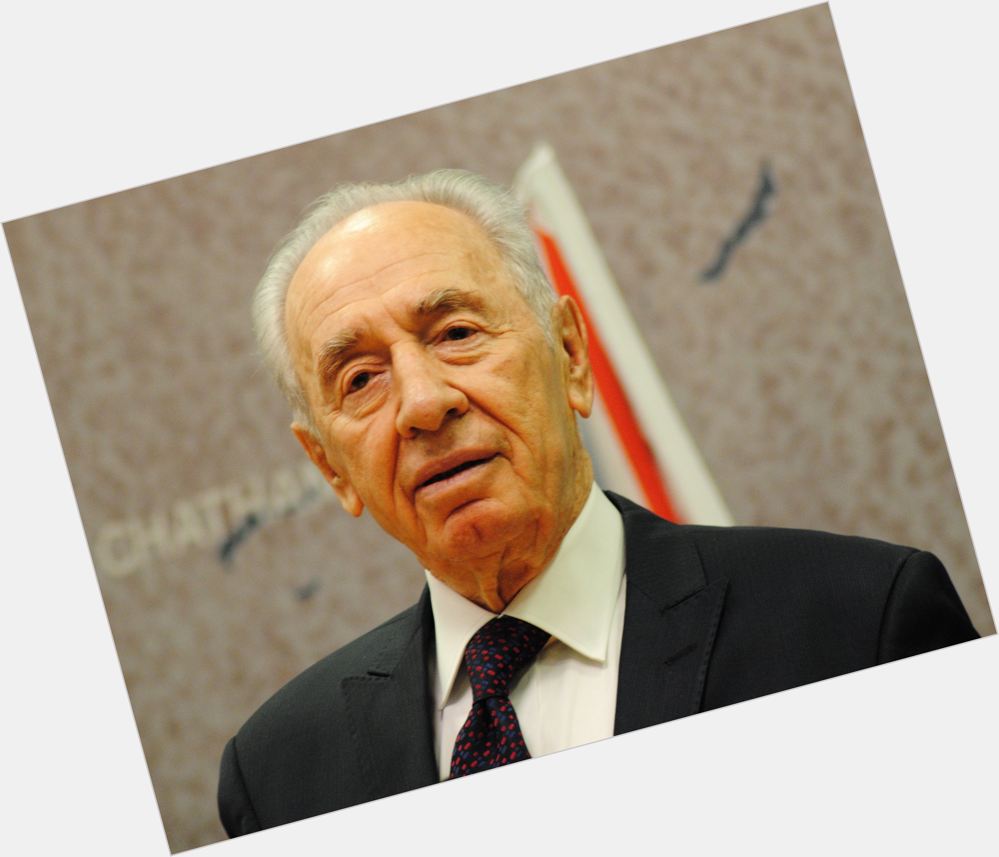 Shimon Peres Average body,  grey hair & hairstyles