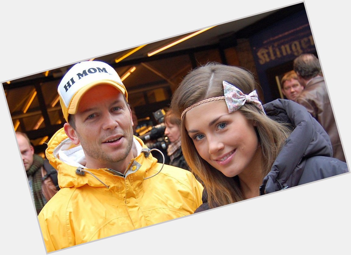 Simen Wardenaer Average body,  dark brown hair & hairstyles