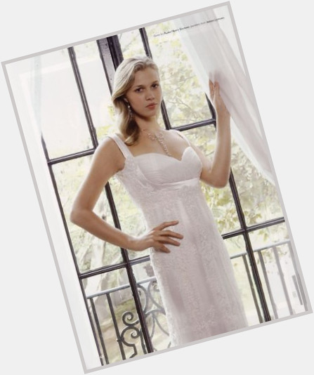 Simmone Duckmanton Slim body,  blonde hair & hairstyles