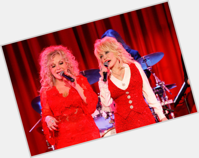 Stella Parton hairstyle 9