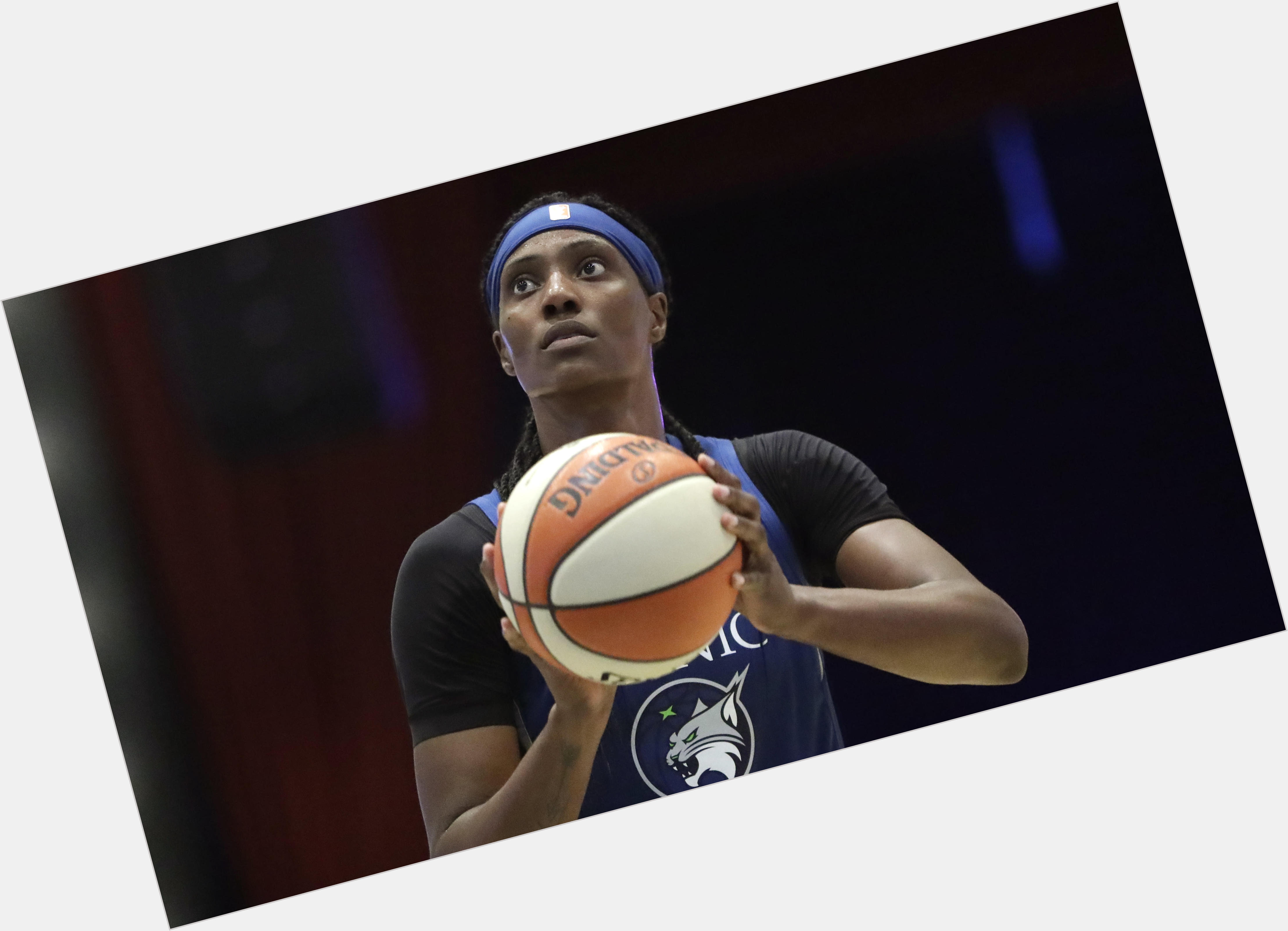 Sylvia Fowles new pic 1