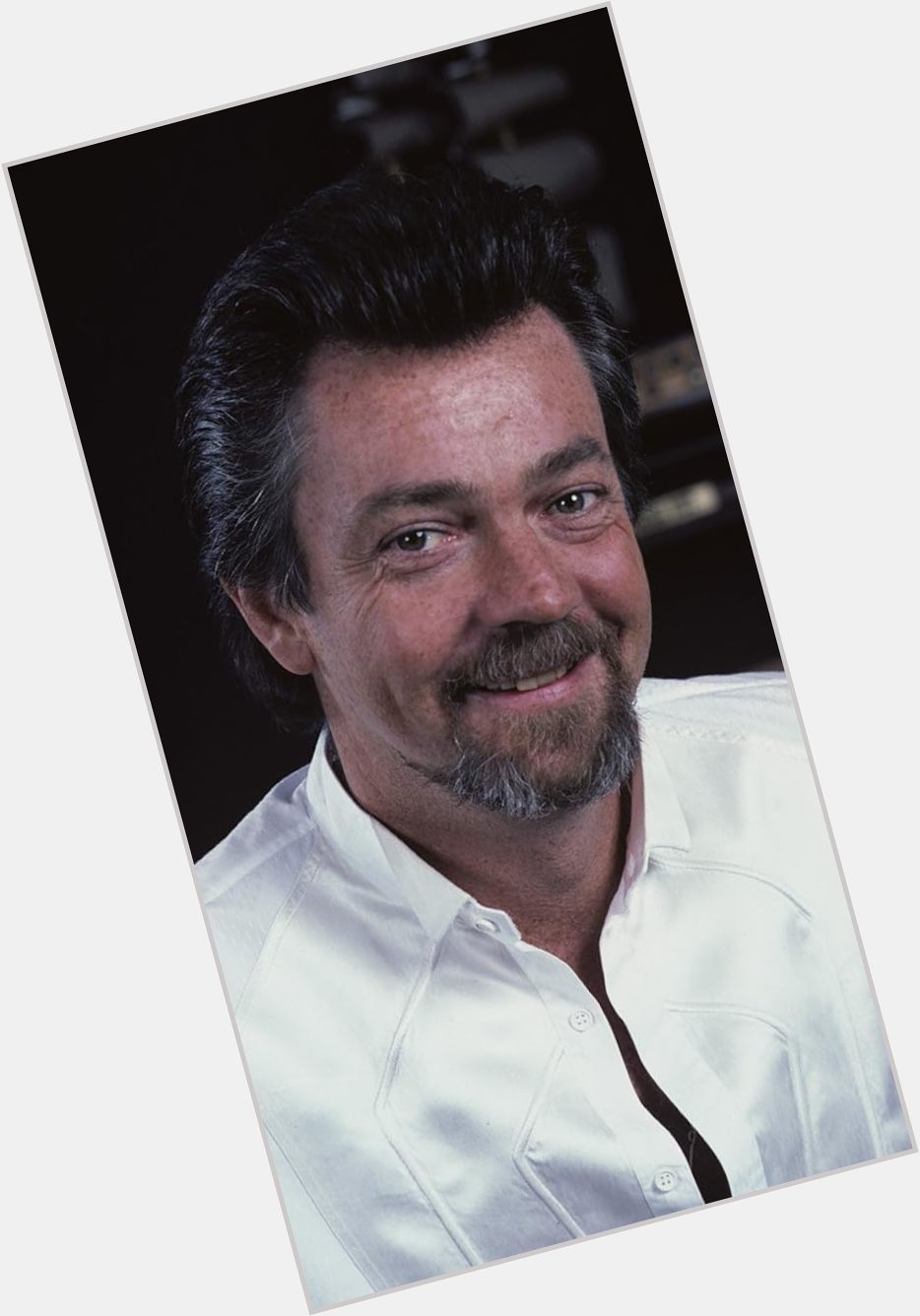 Stephen J Cannell Average body,  grey hair & hairstyles