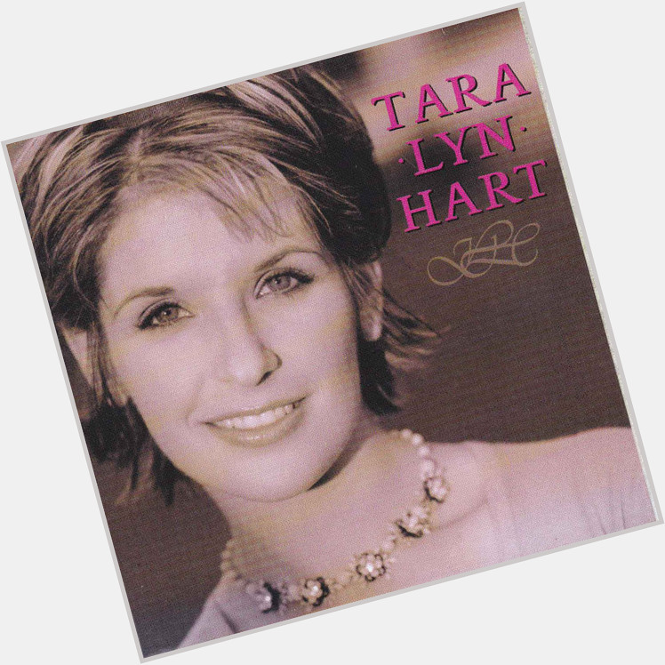 Tara Lyn Hart hairstyle 10