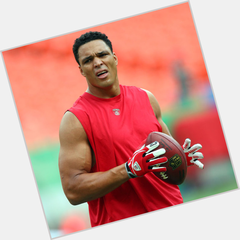 Tony Gonzalez full body 4