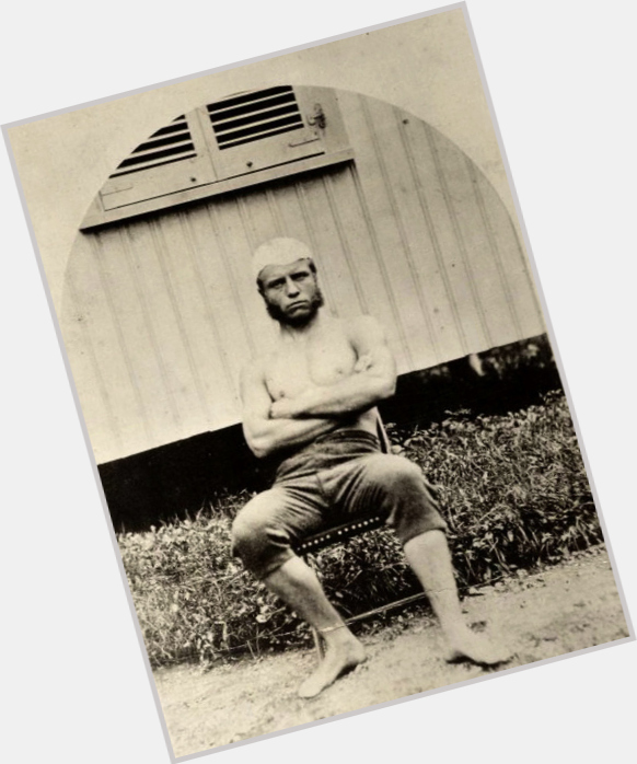 Theodore Roosevelt Average body,  dark brown hair & hairstyles