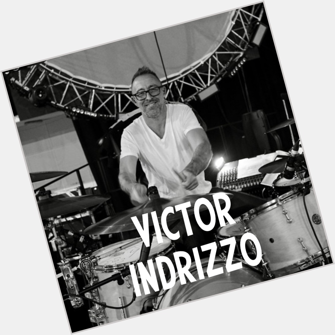 Victor Indrizzo Average body,  light brown hair & hairstyles