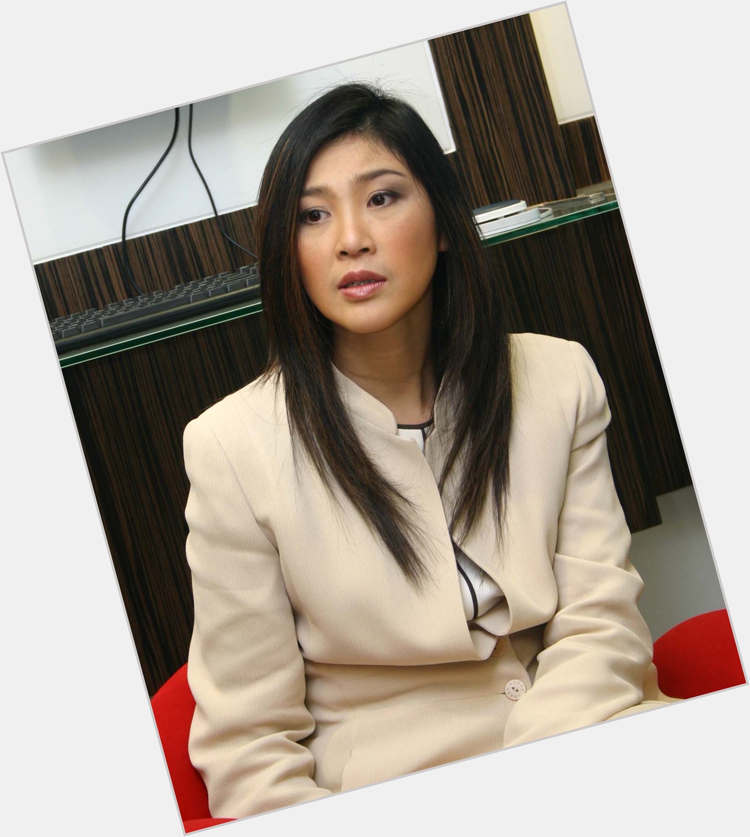 Yingluck Shinawatra dating 8