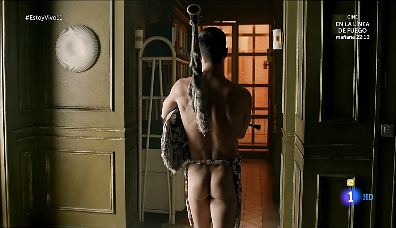 Alejo Sauras sexy shirtless scene November 24, 2017, 6am