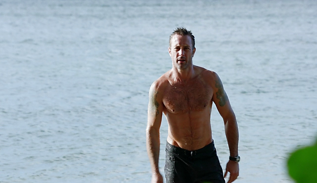 Alex O Loughlin sexy shirtless scene November 11, 2017, 1pm