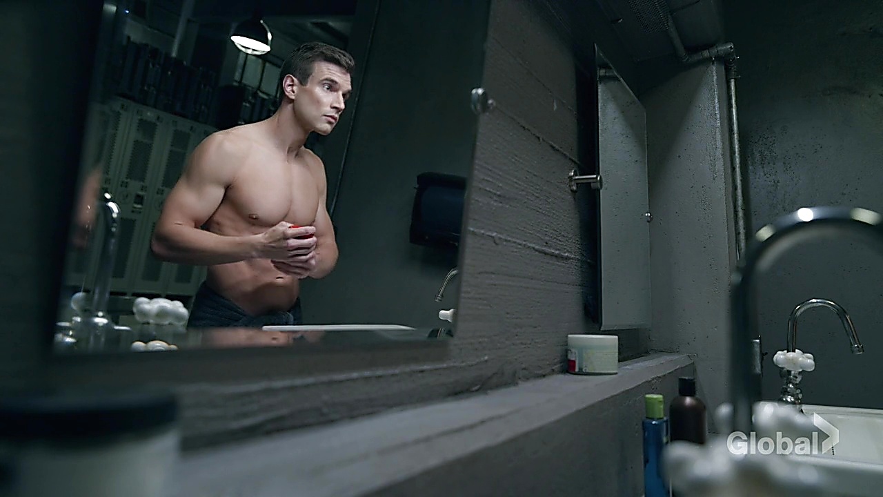 Alex Russell sexy shirtless scene January 11, 2019, 12pm